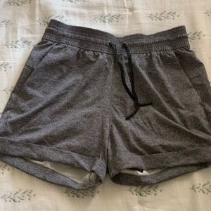 DISCONTINUED LULULEMON on the fly shorts